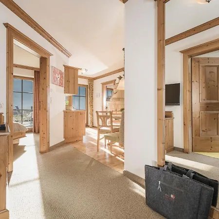 Stacherhof Aparthotel Fuegen