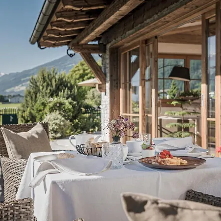 Stacherhof Aparthotel Fuegen